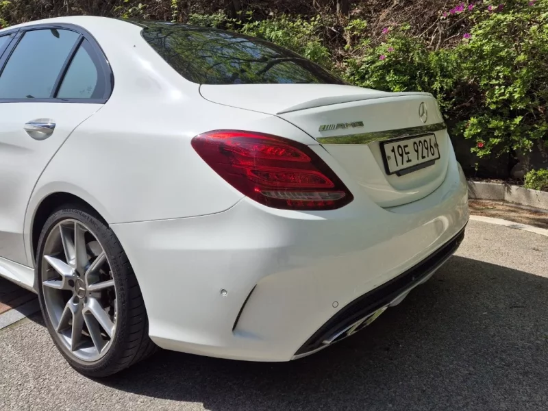 Mercedes-Benz C-Class