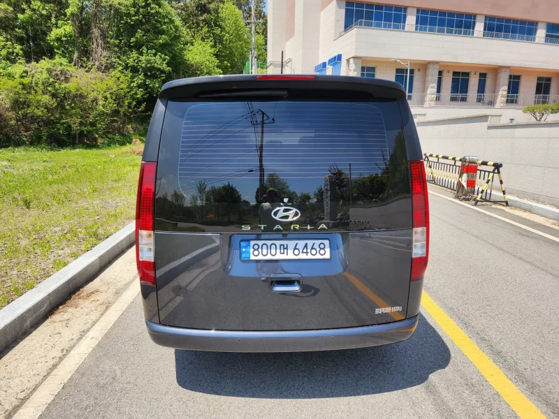 Hyundai Staria