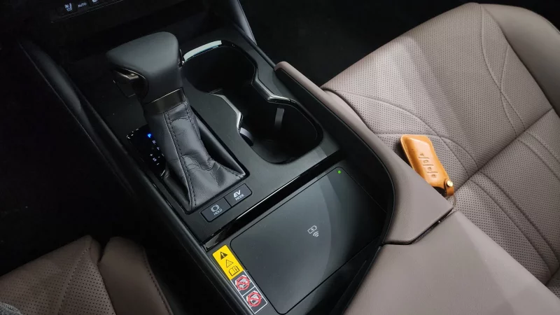 Lexus ES