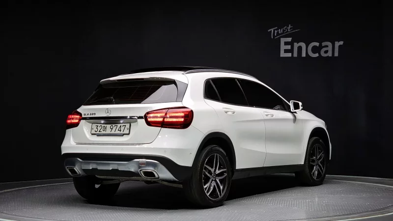 Mercedes-Benz GLA-Class