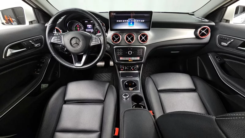 Mercedes-Benz GLA-Class