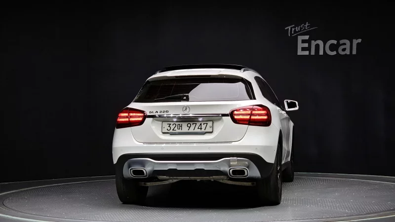Mercedes-Benz GLA-Class