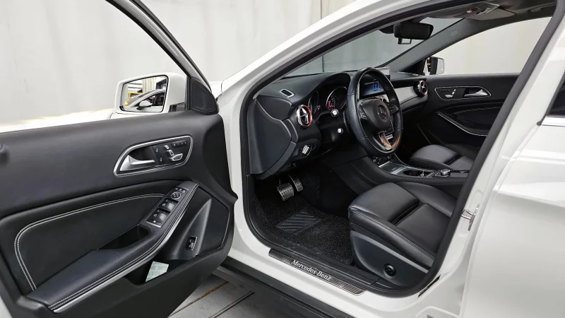 Mercedes-Benz GLA-Class