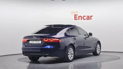 Jaguar XF