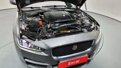 Jaguar XE