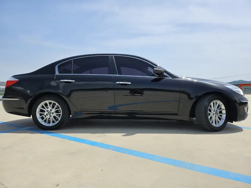 Hyundai Genesis
