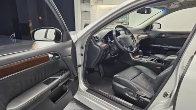 Infiniti M