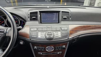 Infiniti M