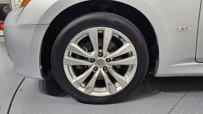 Infiniti M