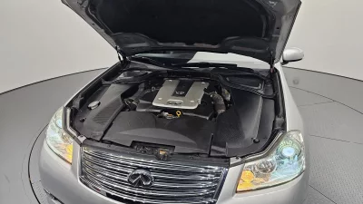 Infiniti M
