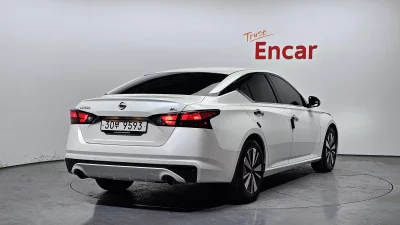 Nissan Altima