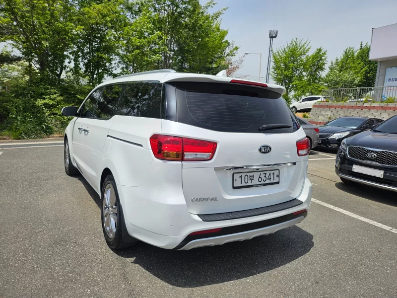 Kia Carnival
