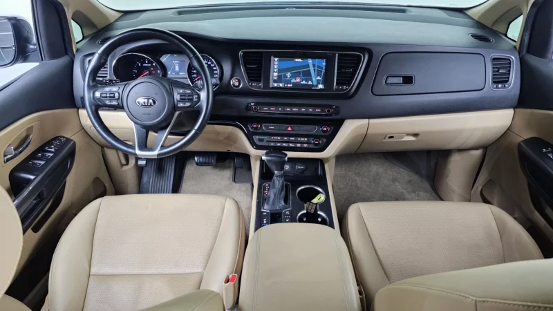 Kia Carnival