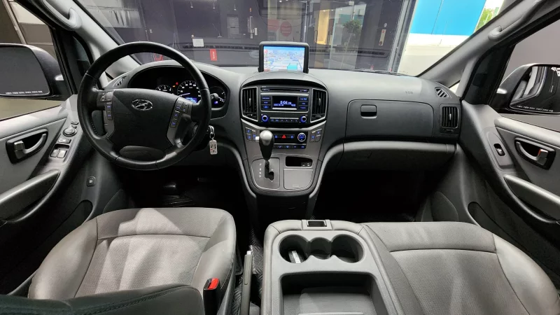 Hyundai Starex