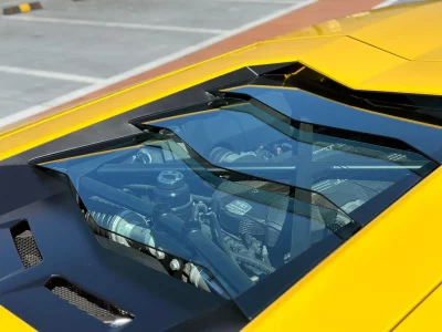 Lamborghini AVENTADOR