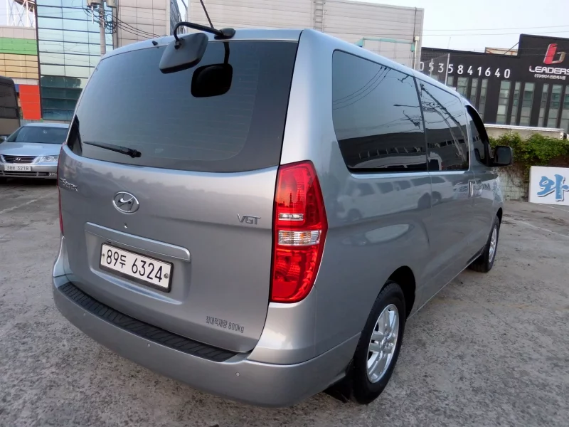 Hyundai Starex