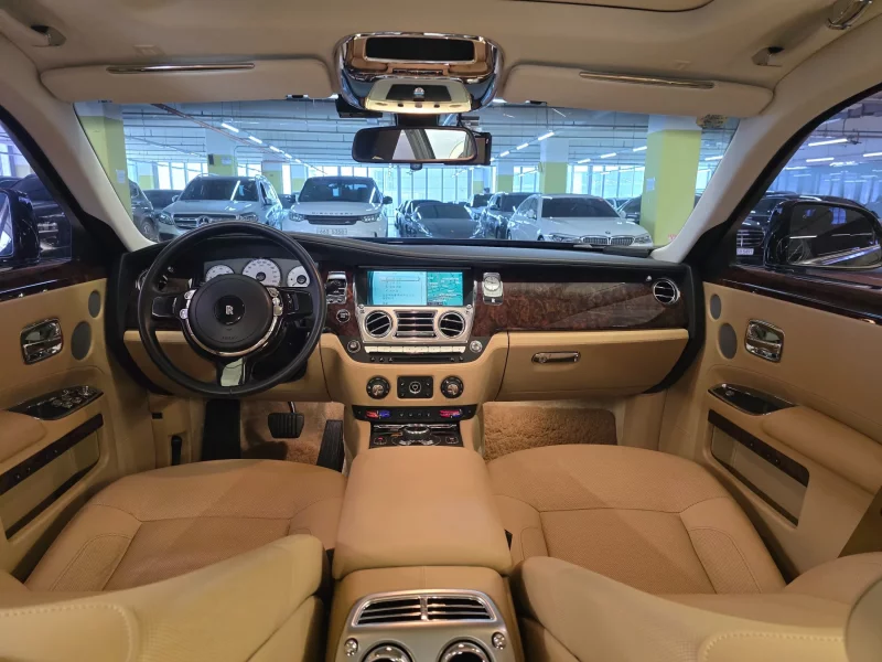 Rolls-Royce GHOST