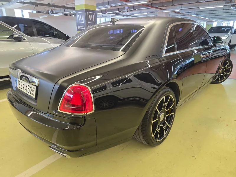 Rolls-Royce GHOST