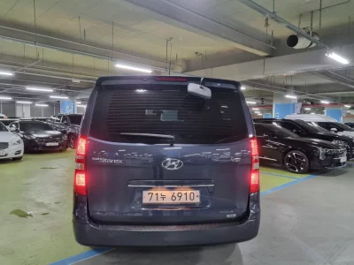 Hyundai Starex