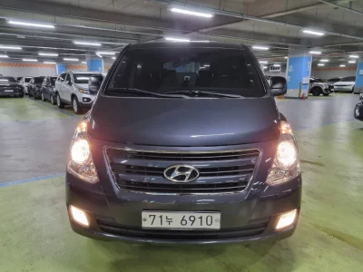 Hyundai Starex