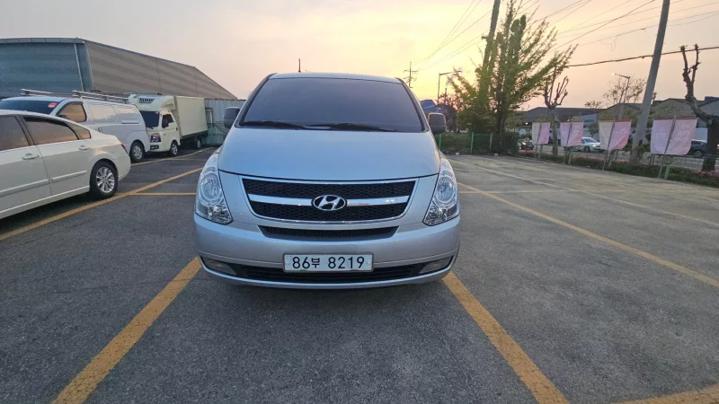 Hyundai Starex