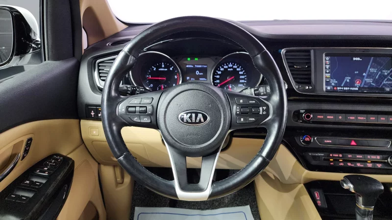 Kia Carnival