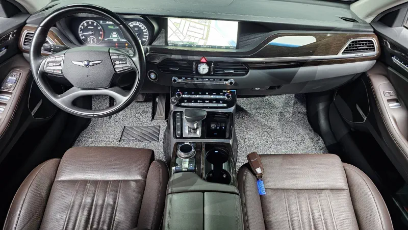 Genesis EQ900