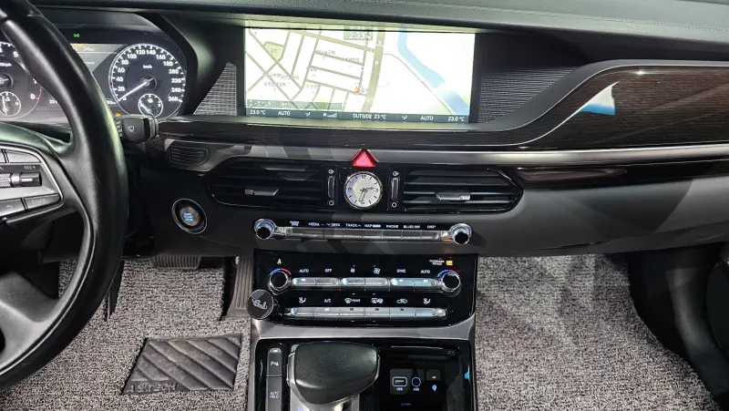 Genesis EQ900