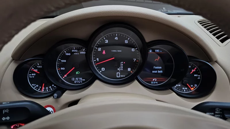 Porsche CAYENNE