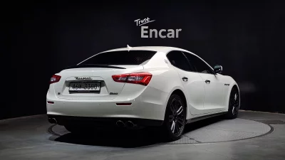 Maserati GHIBLI