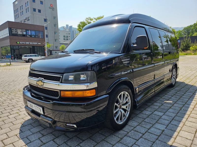 Chevrolet Express Van
