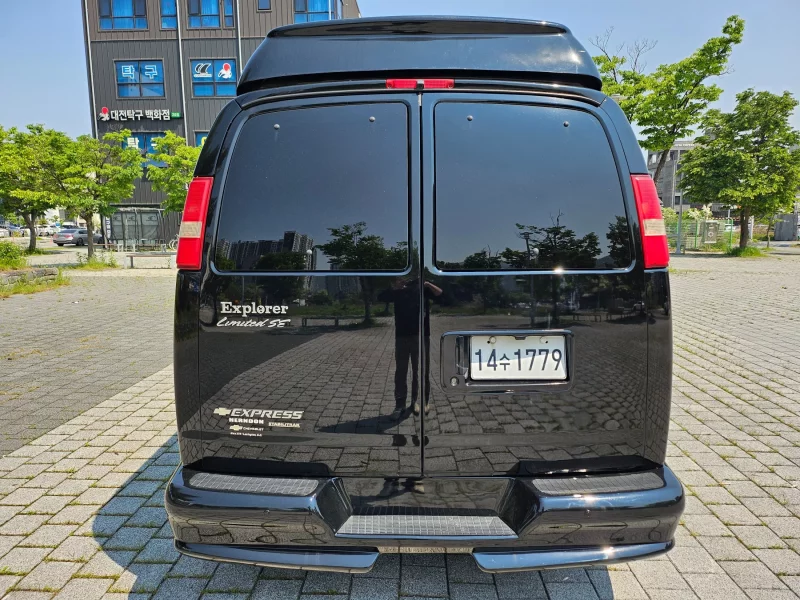 Chevrolet Express Van