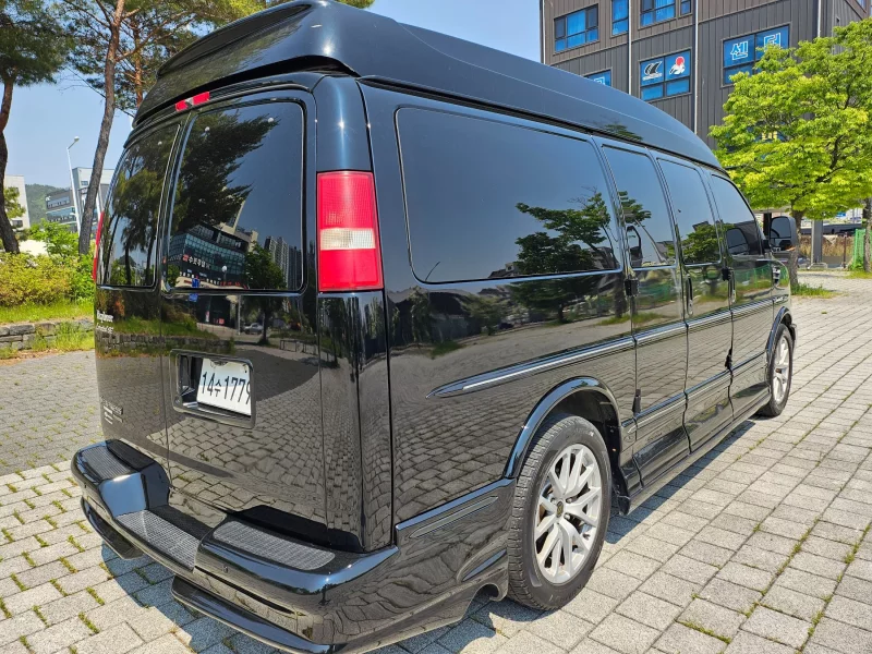 Chevrolet Express Van