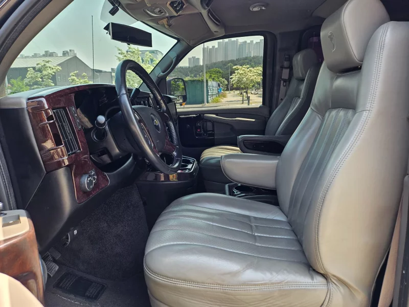 Chevrolet Express Van