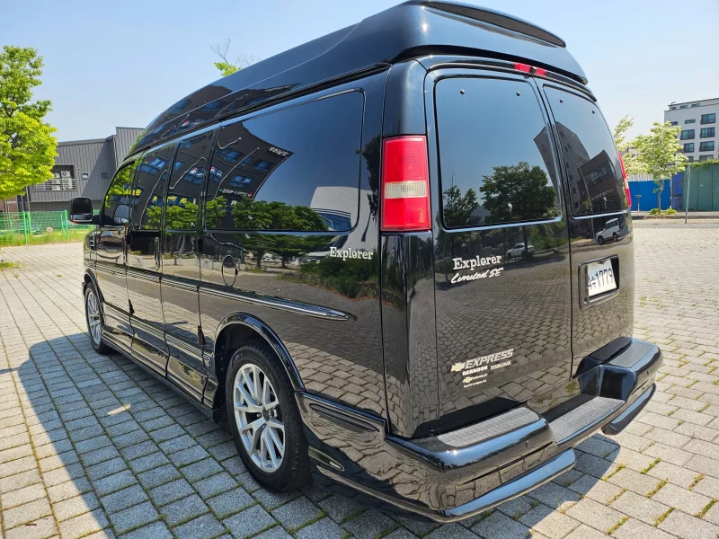 Chevrolet Express Van