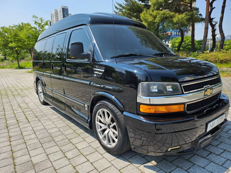 Chevrolet Express Van