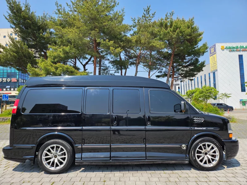 Chevrolet Express Van