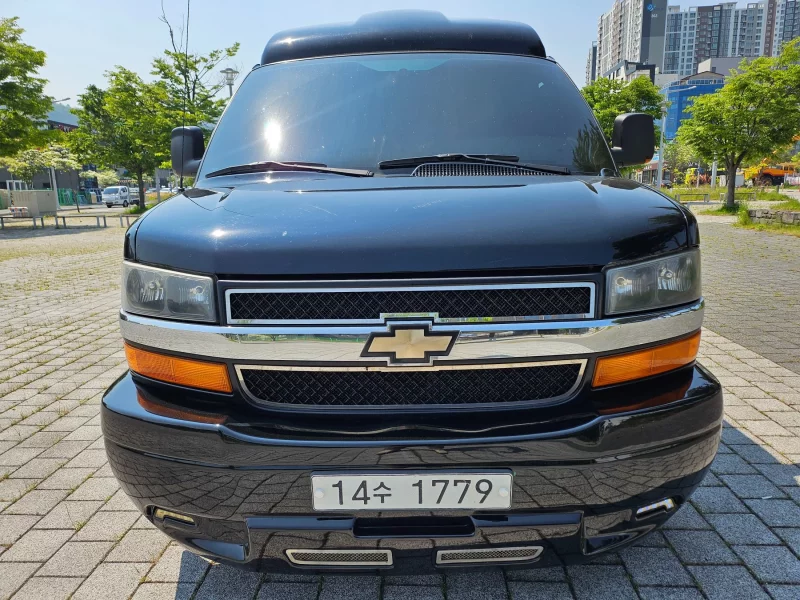 Chevrolet Express Van