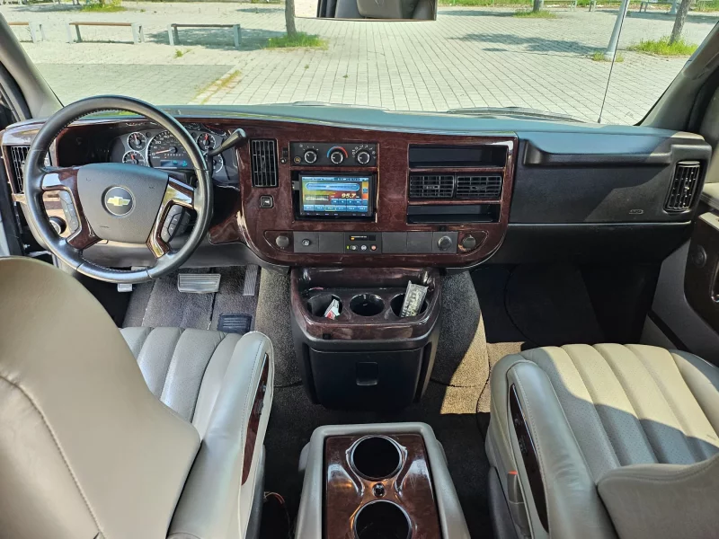 Chevrolet Express Van