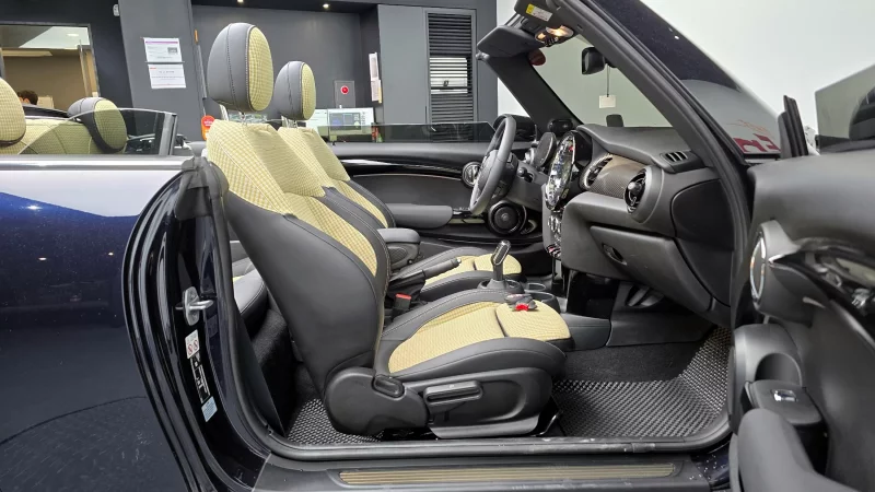 MINI Cooper Convertible