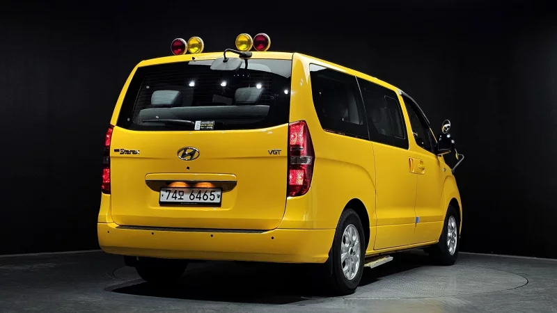 Hyundai Starex