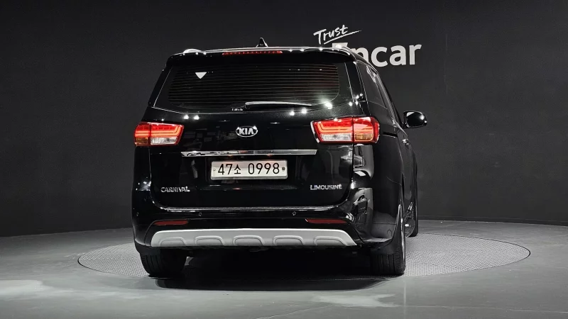Kia Carnival