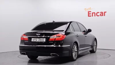 Hyundai Genesis