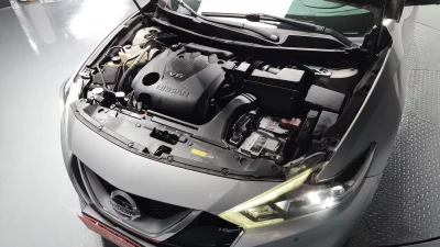 Nissan MAXIMA