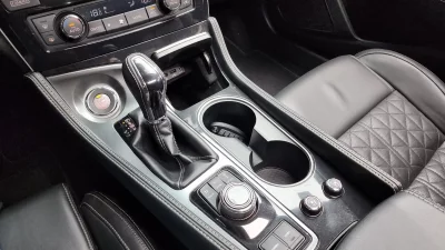 Nissan MAXIMA
