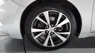 Nissan MAXIMA