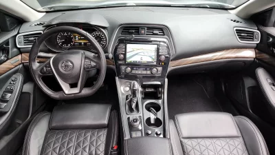 Nissan MAXIMA