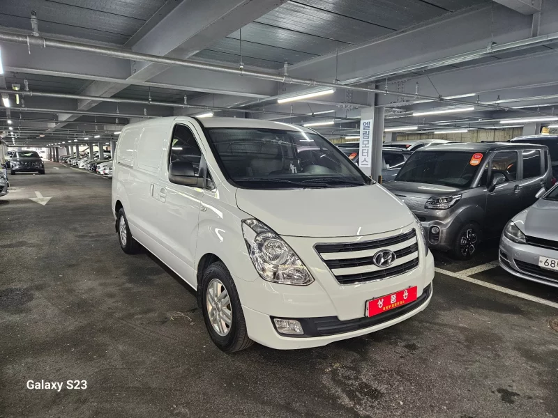 Hyundai Starex