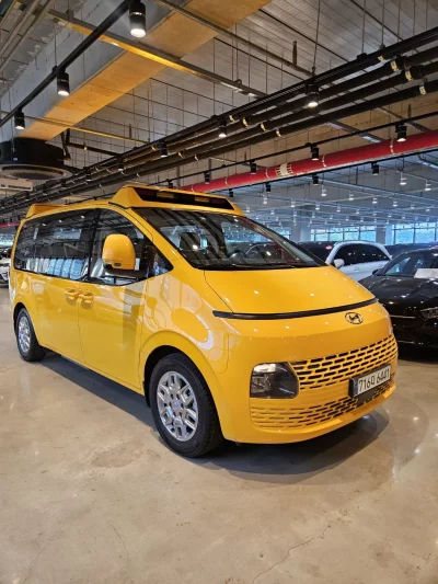 Hyundai Staria