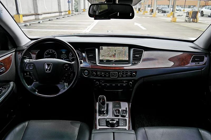 Hyundai Equus